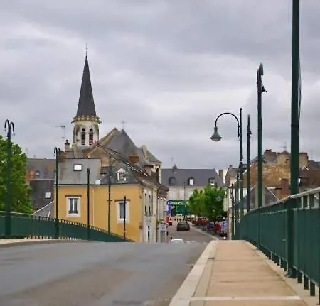 Conforts Climatisees **24 Du Mans** Проживание в семье Ла-Сюз-сюр-Сарт