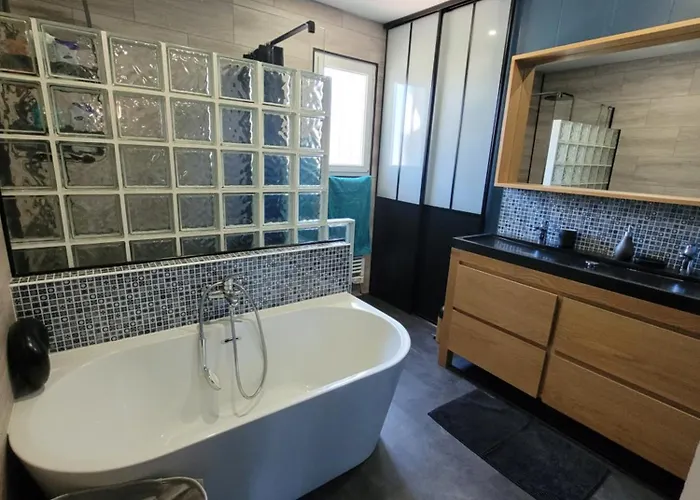 Conforts Climatisees **24 Du Mans** Проживание в семье *